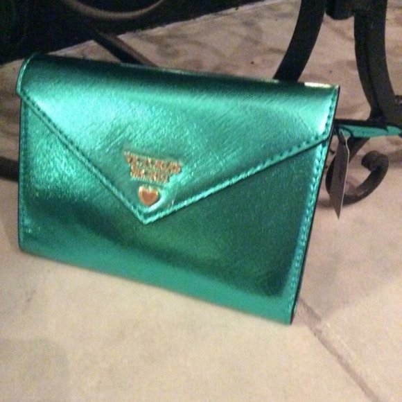 Victoria's Secret Green metallic wallet - Picture 3 of 5